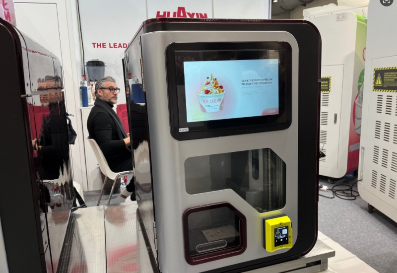 Come le macchine mini desktop per il gelato rimodellano le opportunità di piccola impresa
