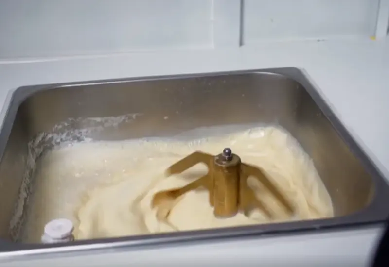 Single Hopper vs. Dual Hopper: quale è meglio per i distributori automatici di gelato?